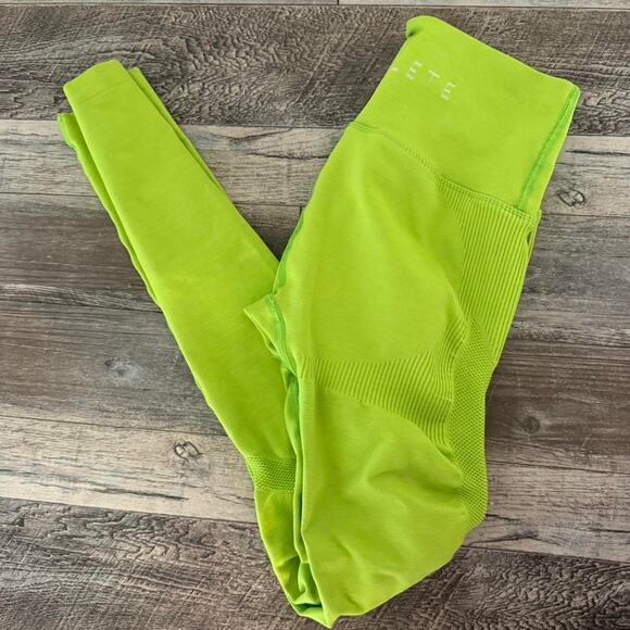 Alphalete vault neon green set NEW worn once! - Picture 8 of 10